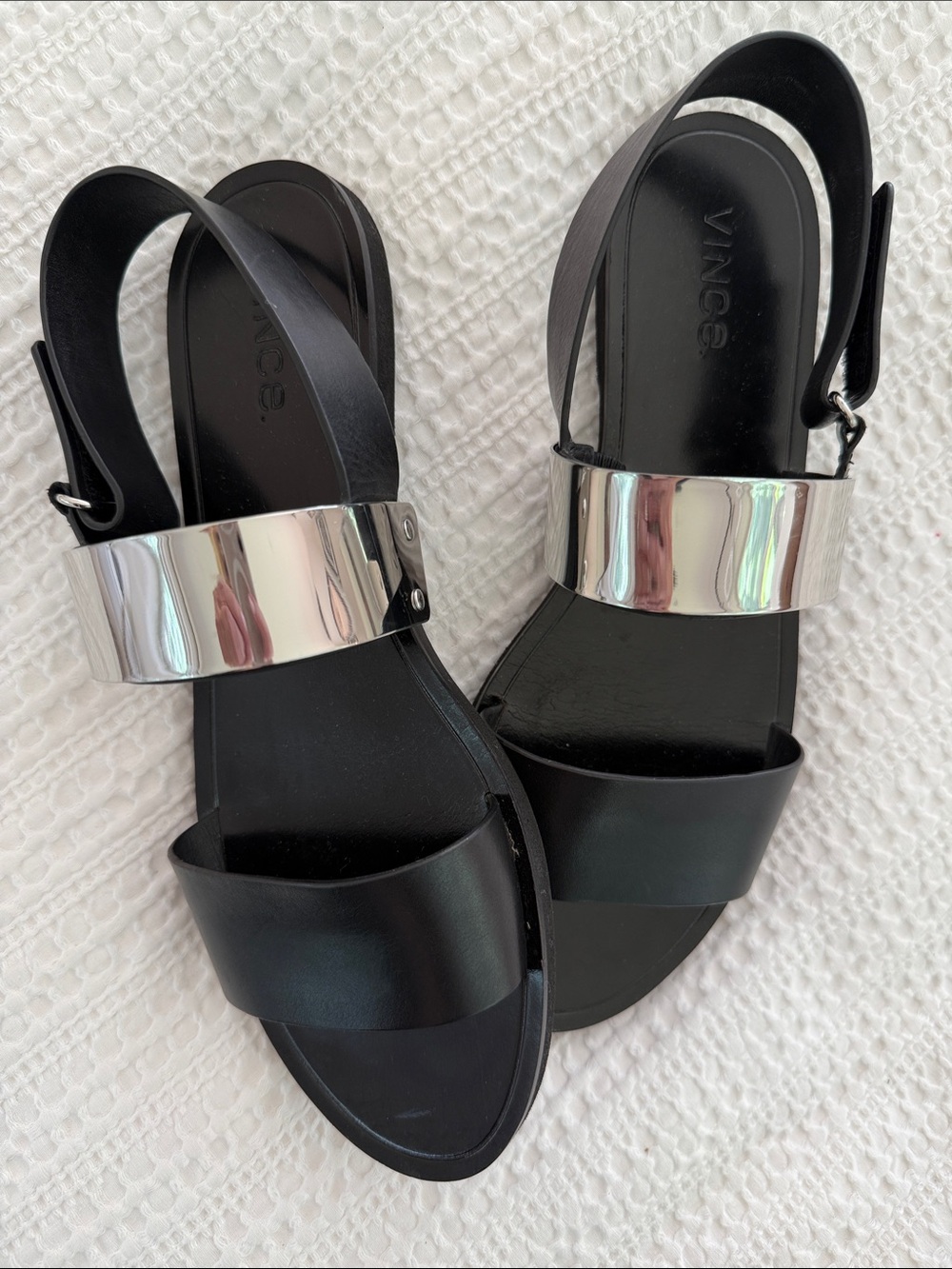 VINCE “Ciara” Black Leather & Silver Metal Plaque Sandals Size 8.5 - Picture 2 of 8